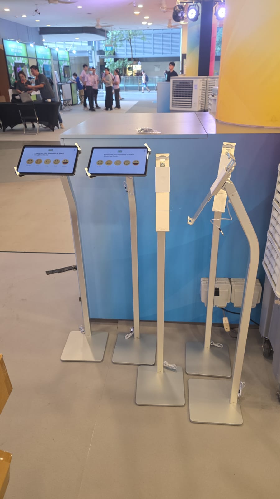displays2go